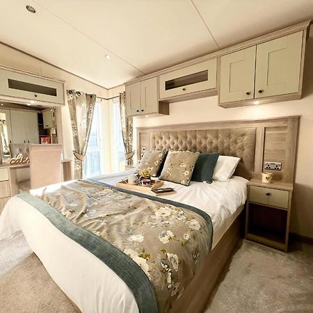 Stunning Caravan With Full Lake View At Southview Holiday Park Ref 33004Ml Skegness Esterno foto